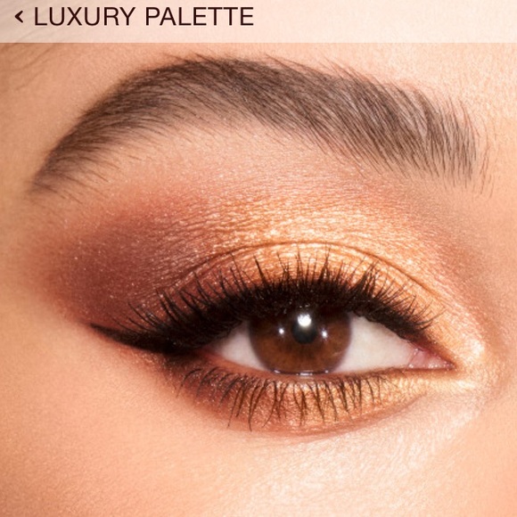 Charlotte Tilbury LUXURY PALETTE
QUEEN OF GLOW - Picture 3 of 9